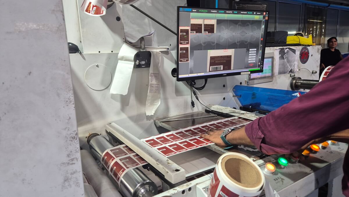 Kumar Labels 100% camera inspection system