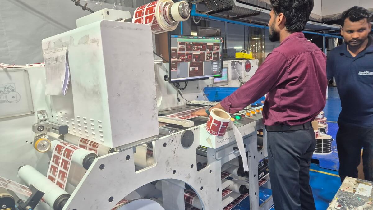 Kumar Labels slitting and inspection machine